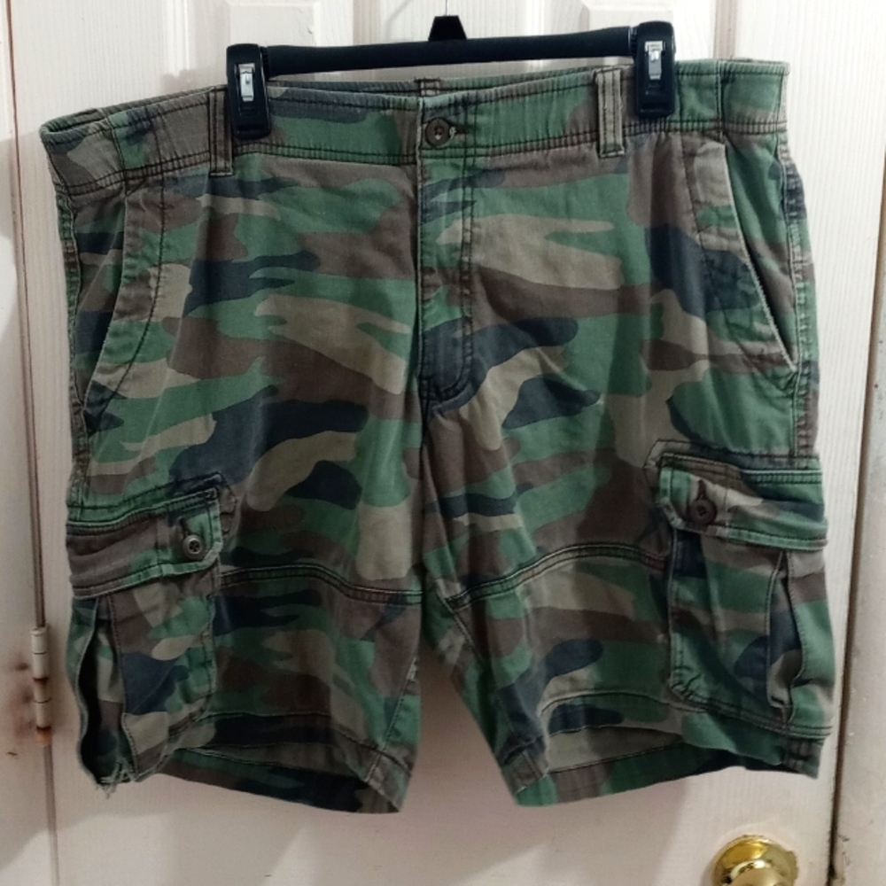 True Craft Camouflage Cargo Shorts Size 40